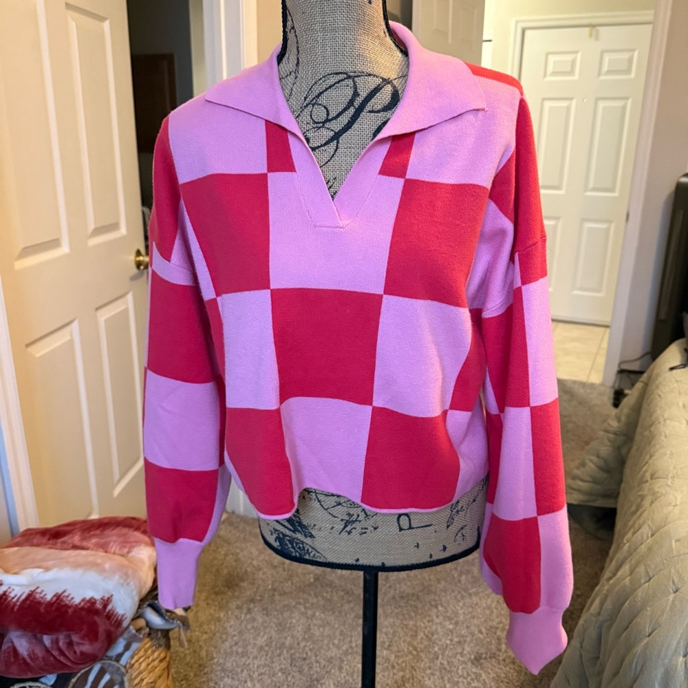 Le Lis Pink and Hot Pink Checkered V-Neck Pullover
